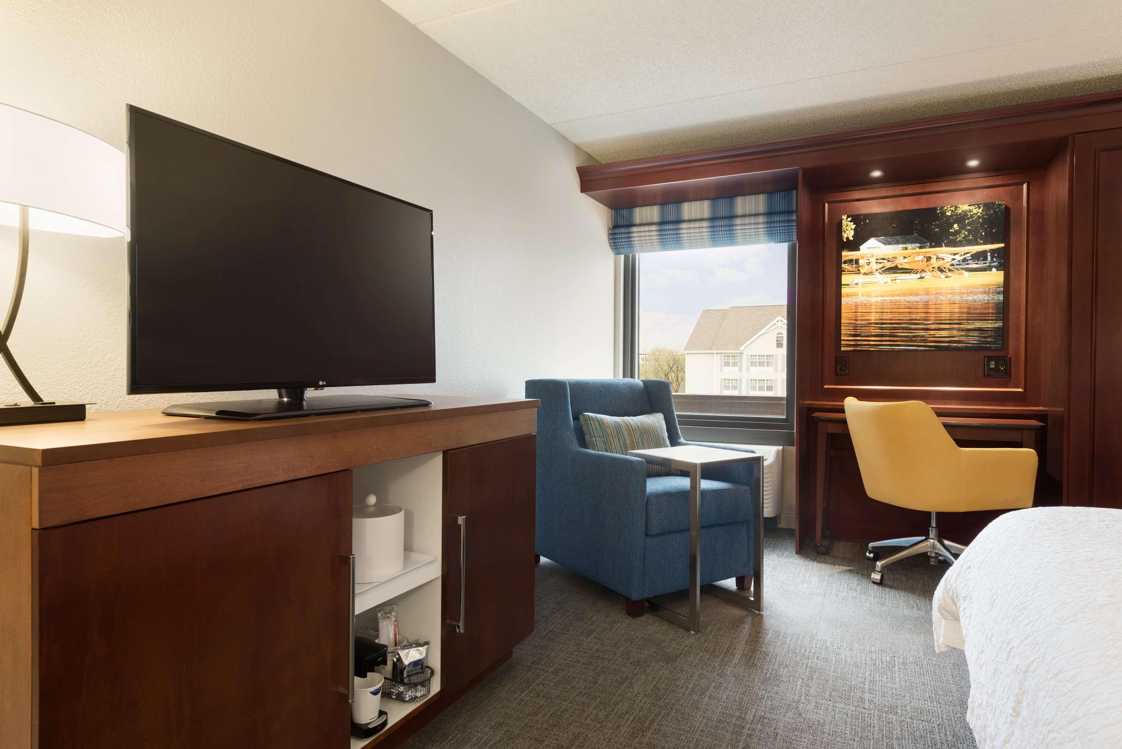 Hampton Inn Appleton-Fox River Mall Area Εξωτερικό φωτογραφία