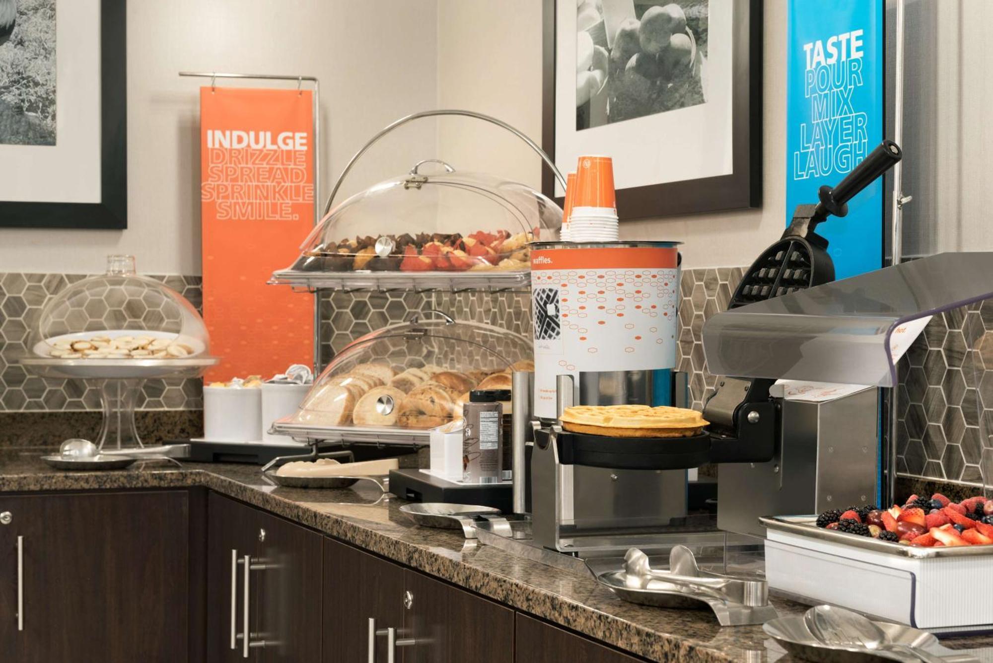 Hampton Inn Appleton-Fox River Mall Area Εξωτερικό φωτογραφία