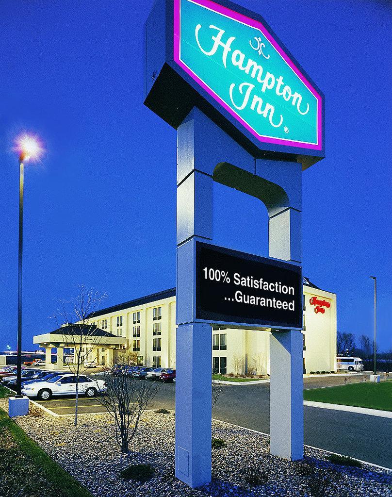 Hampton Inn Appleton-Fox River Mall Area Εξωτερικό φωτογραφία